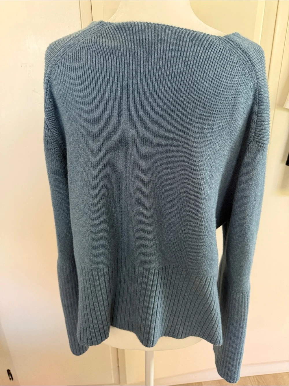 Live The Process V-Neck Cropped Sweater in Dusty Blue
